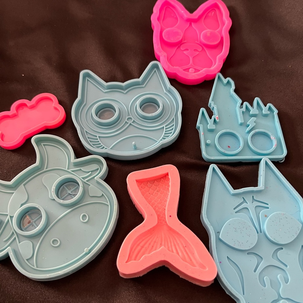 Silicon molds for resin